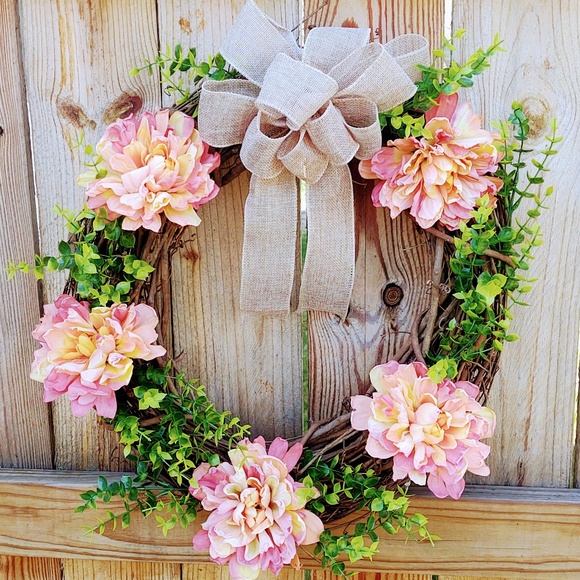 HAND CRAFTED PEACH/PINK LIFELIKE FLOWERS & GREENERY GRAPEVINE WREATH 20" BURLAP - Picture 1 of 7